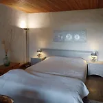Bed & Breakfast Manoir Le Cristal En Avril Et Mai , 2 Nuits Reservees , La 3 Eme Offerte Et -30 Pcent Sur Les Entrees Du Futuroscope Beaumont (Vienne)