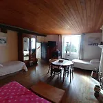 Bed & Breakfast Manoir Le Cristal En Avril Et Mai , 2 Nuits Reservees , La 3 Eme Offerte Et -30 Pcent Sur Les Entrees Du Futuroscope 4*