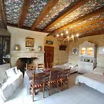 Manoir Le Cristal En Avril Et Mai , 2 Nuits Reservees , La 3 Eme Offerte Et -30 Pcent Sur Les Entrees Du Futuroscope Bed & Breakfast 4*