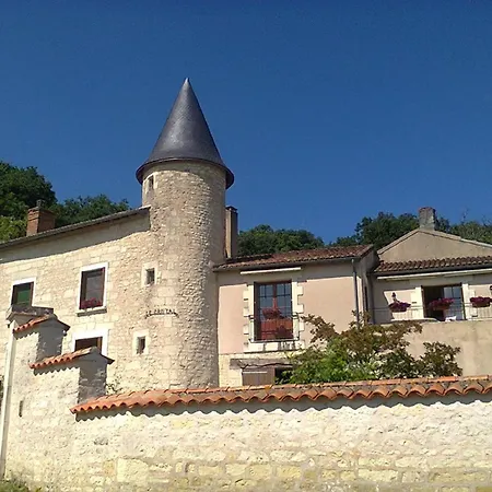 Manoir Le Cristal En Avril Et Mai , 2 Nuits Reservees , La 3 Eme Offerte Et -30 Pcent Sur Les Entrees Du Futuroscope Bed & Breakfast Beaumont (Vienne)