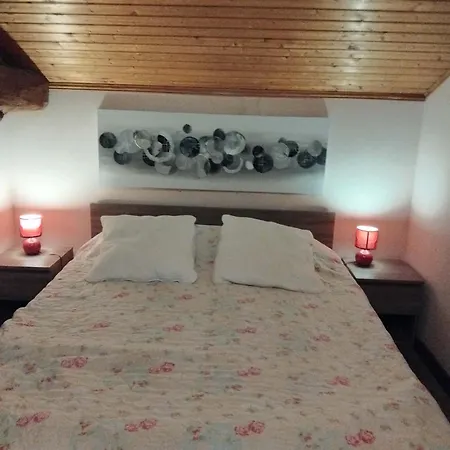 Manoir Le Cristal En Avril Et Mai , 2 Nuits Reservees , La 3 Eme Offerte Et -30 Pcent Sur Les Entrees Du Futuroscope Bed & Breakfast 4*