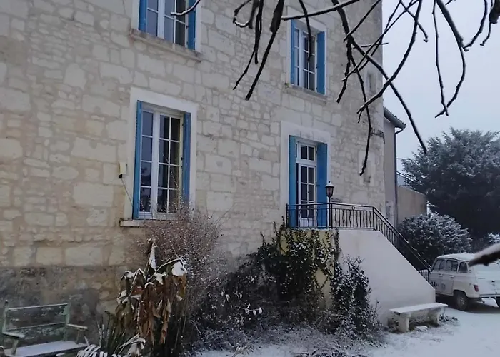 Manoir Le Cristal D Hotes Au Pays Du Futuroscope 4*