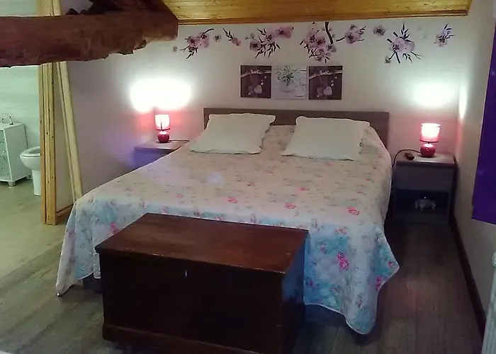 Manoir Le Cristal chambres d'hotes , Futuroscope apd 35 euros Couette-café 4*