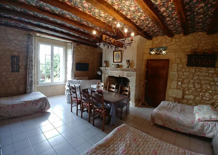 Manoir Le Cristal D Hotes Au Pays Du Futuroscope 4*